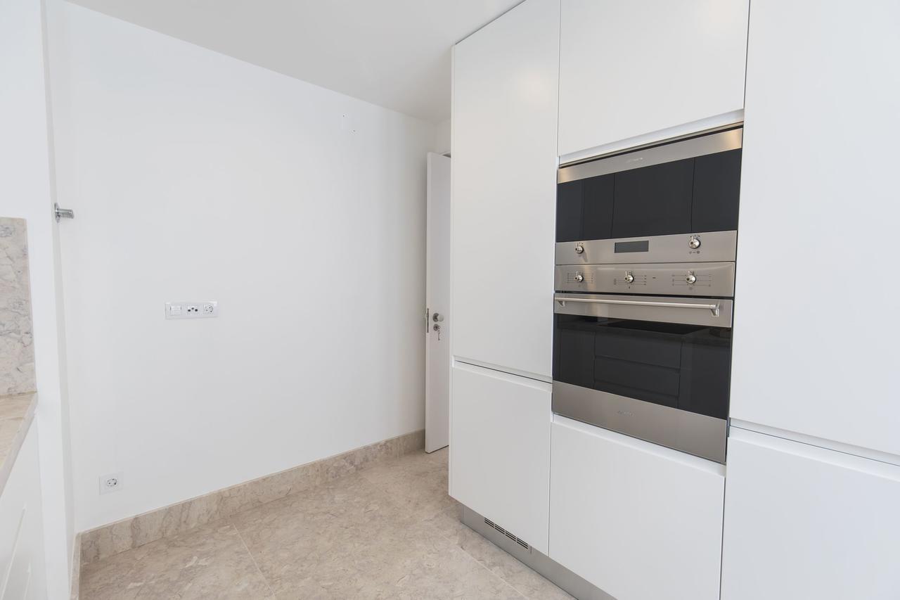 Lovelystay - Chic, Citrus Home - Private Garden 리스본 외부 사진