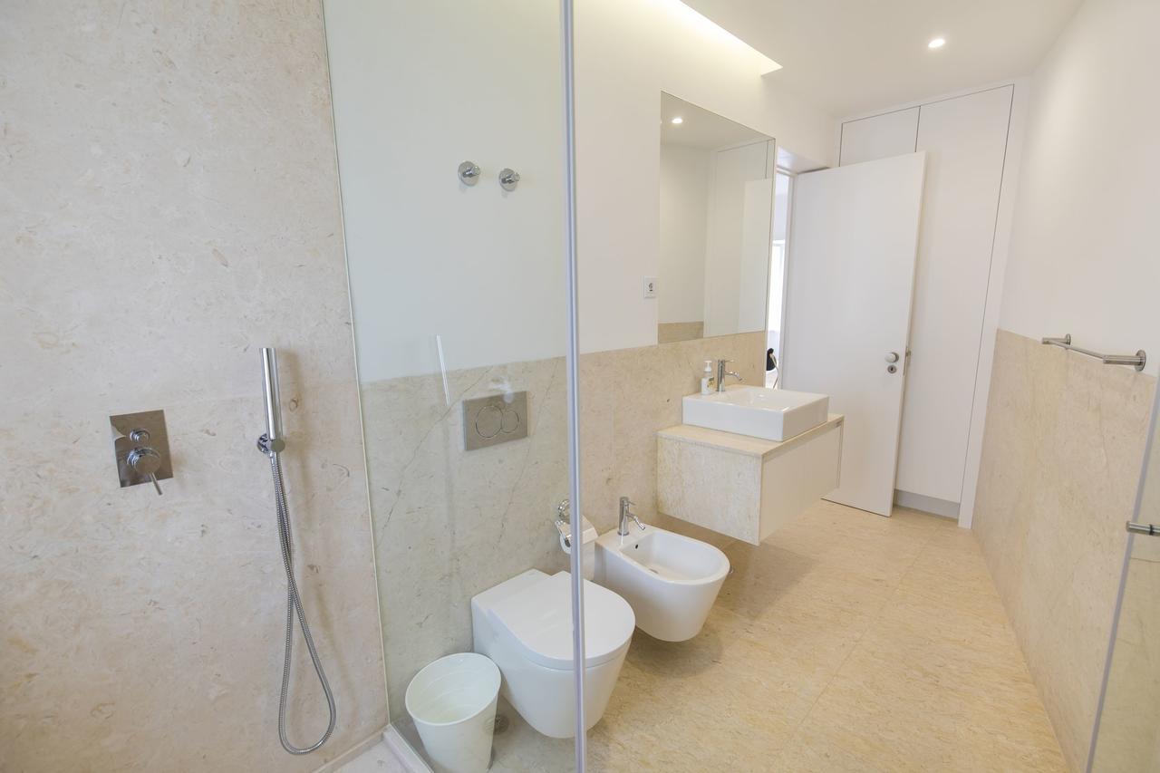Lovelystay - Chic, Citrus Home - Private Garden 리스본 외부 사진