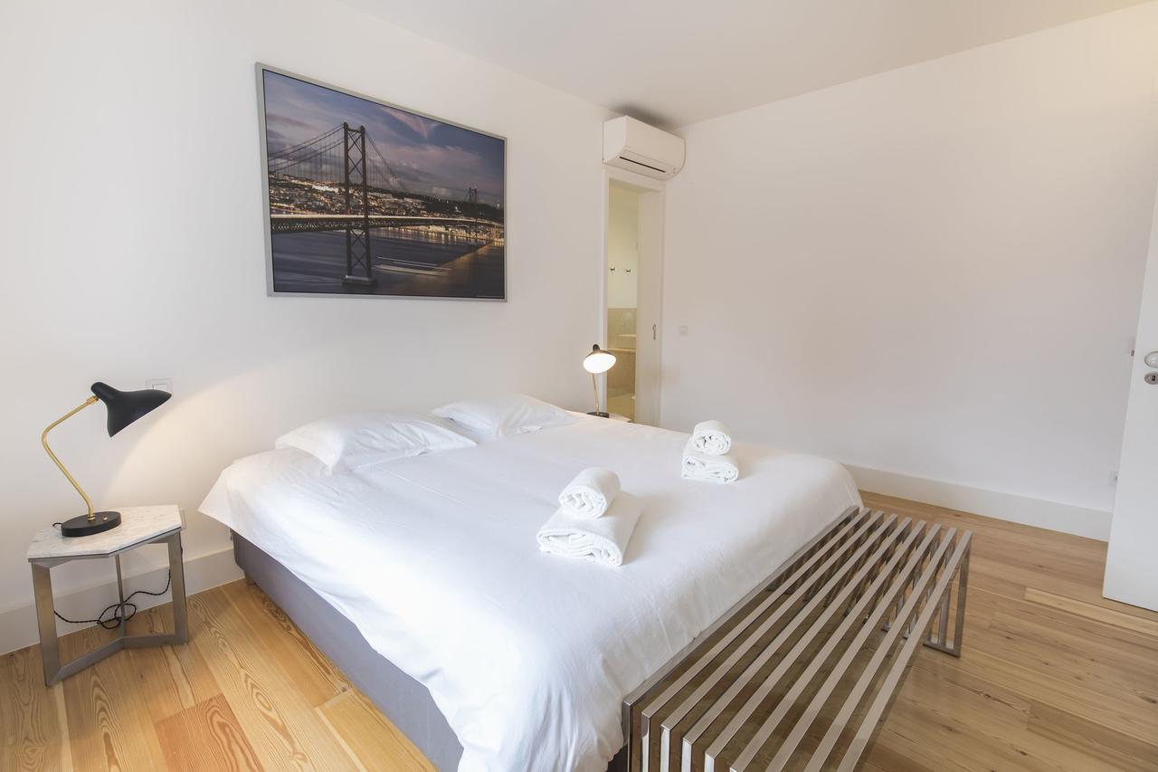 Lovelystay - Chic, Citrus Home - Private Garden 리스본 외부 사진